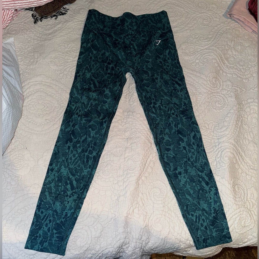 GYMSHARK- ADAPT ANIMAL SEAMLESS -BUTTERFLY TEAL- SIZE MEDIUM
